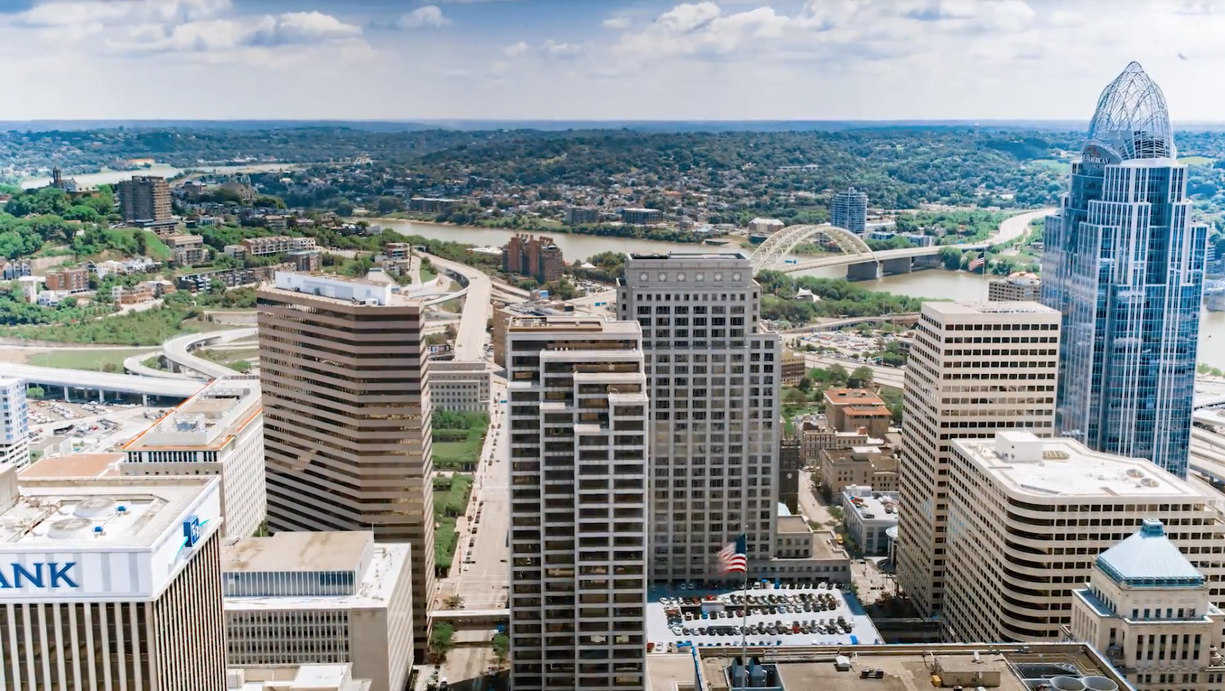 cincinnati is a good place to live with a downtown cincinnati business district